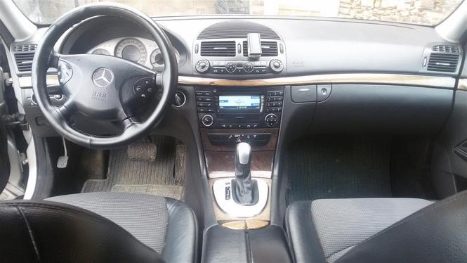 Mercedes E320 -03