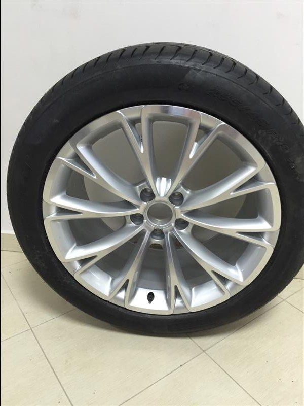 Fellne-e-re-per-audi-a8