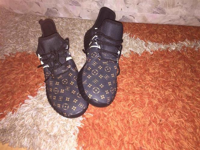 Louuis Vuitton