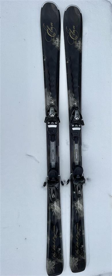 Skija