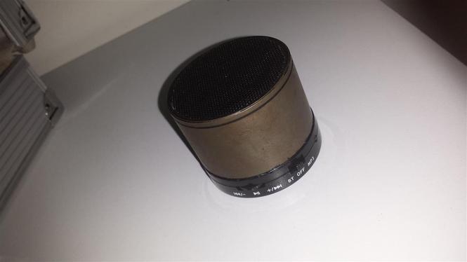 Ofert Bluetoth speaker 