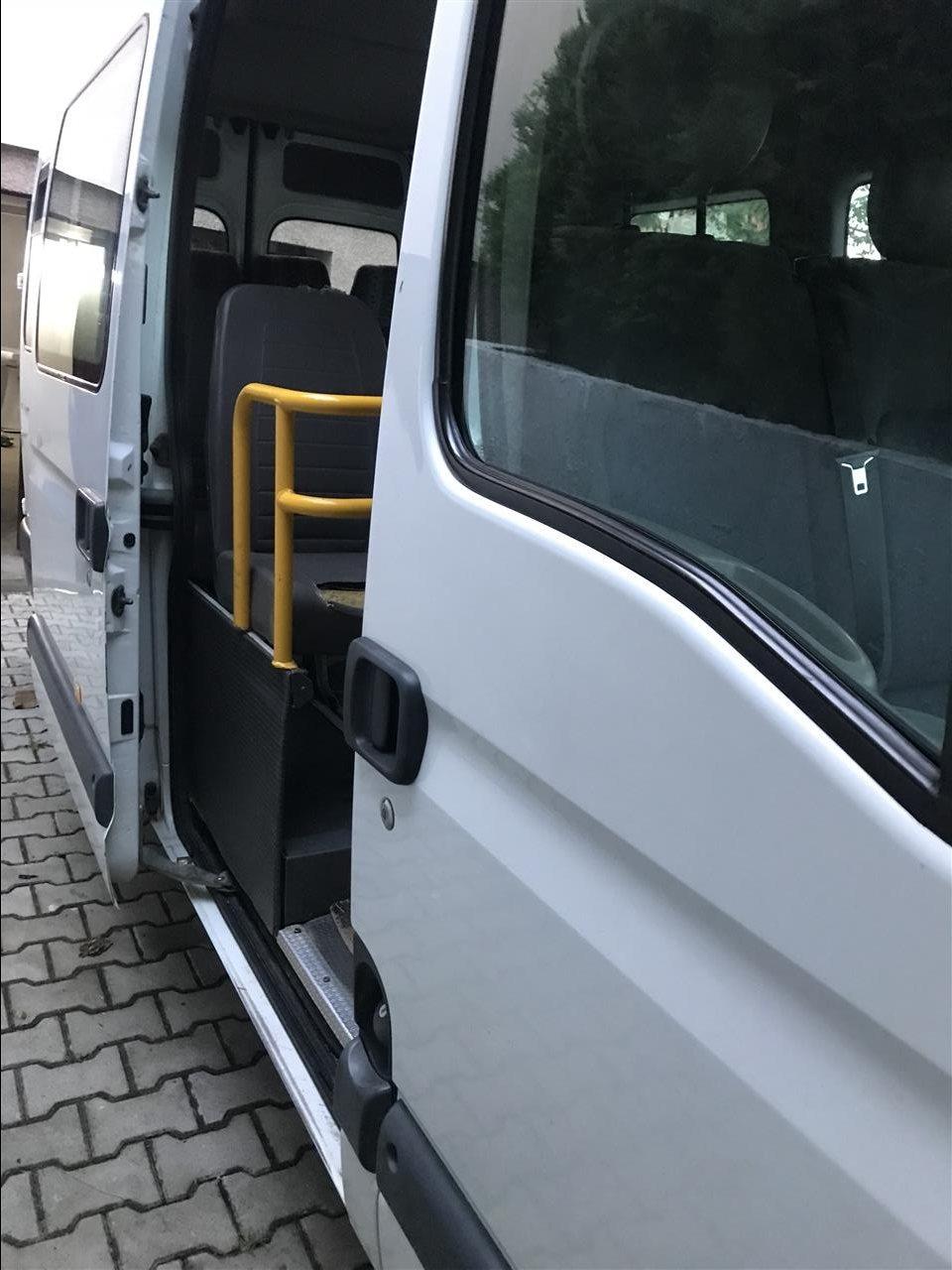 Shes-renault-master