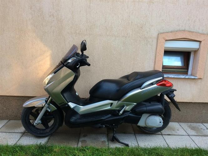 X-max 