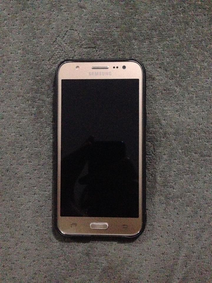 Shitet-Samsung-Galaxy-J5