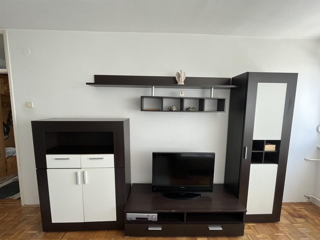 Komodine-Salloni-