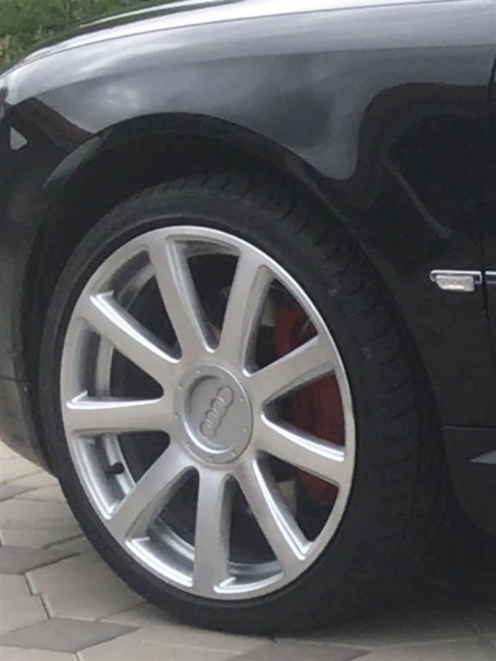 AUDI-A8