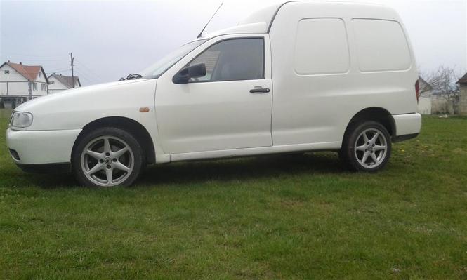VW Caddy -01 