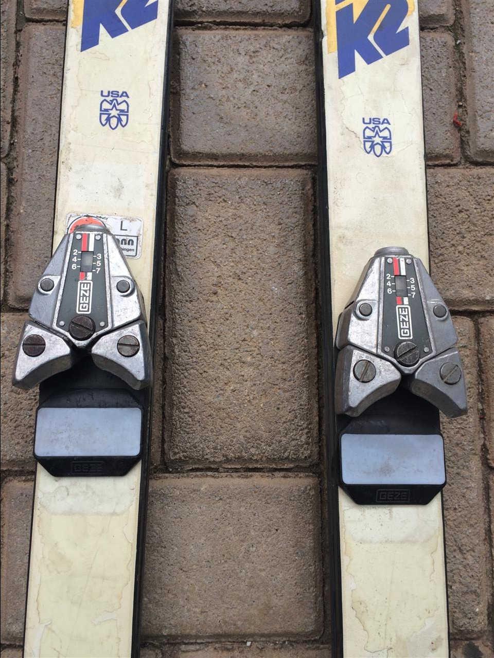 Skija