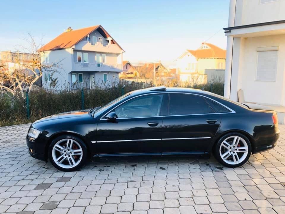 Shitet-Audi-A8