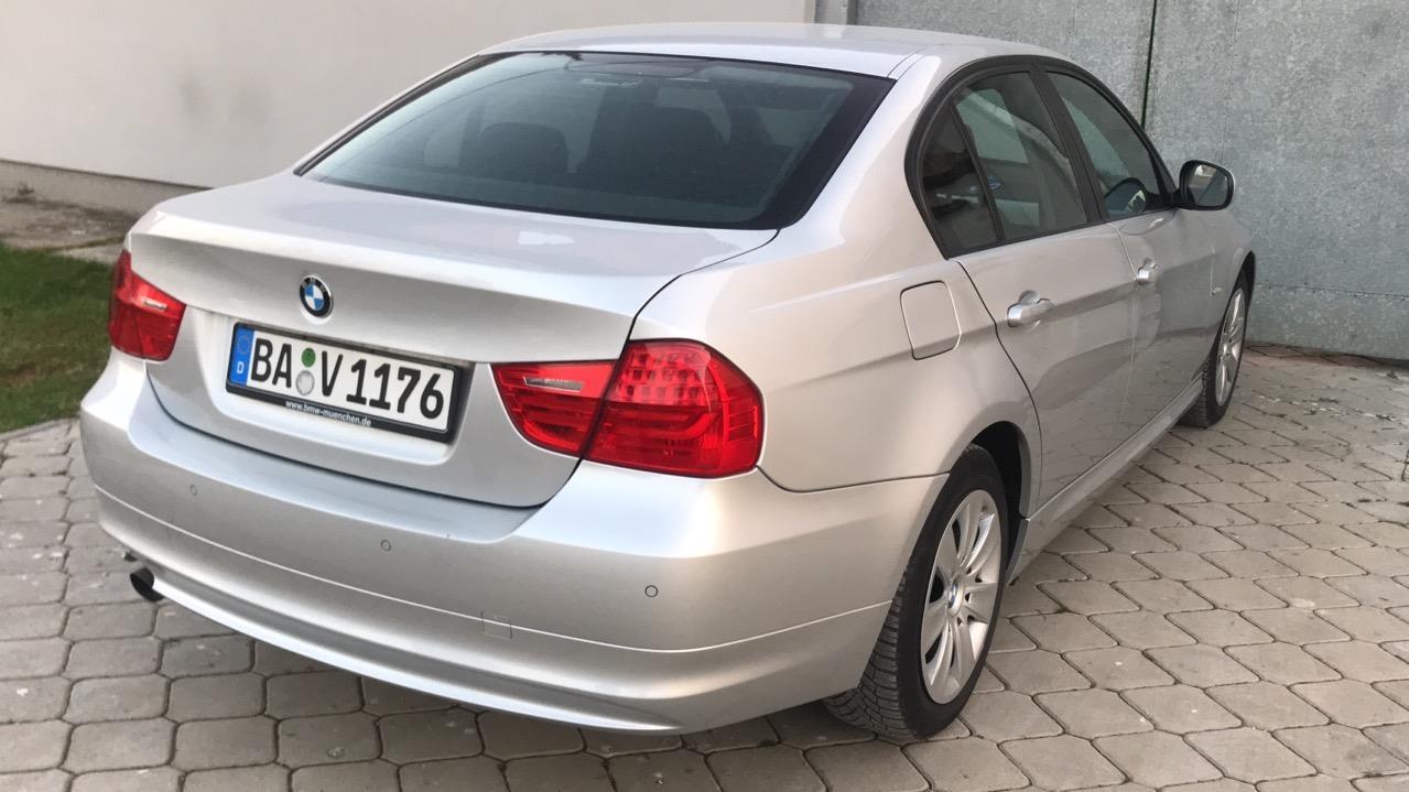 BMW-320d-