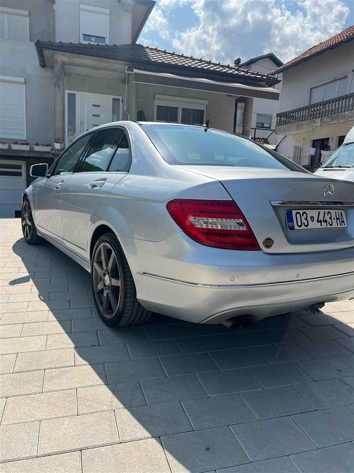 Mercedes-Benz-c200-cdi