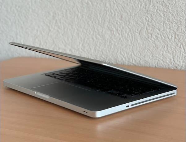MacBook-Pro-13------