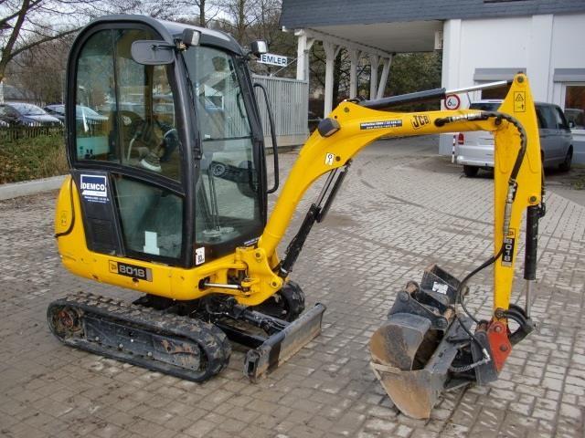 2011-JCB-8018