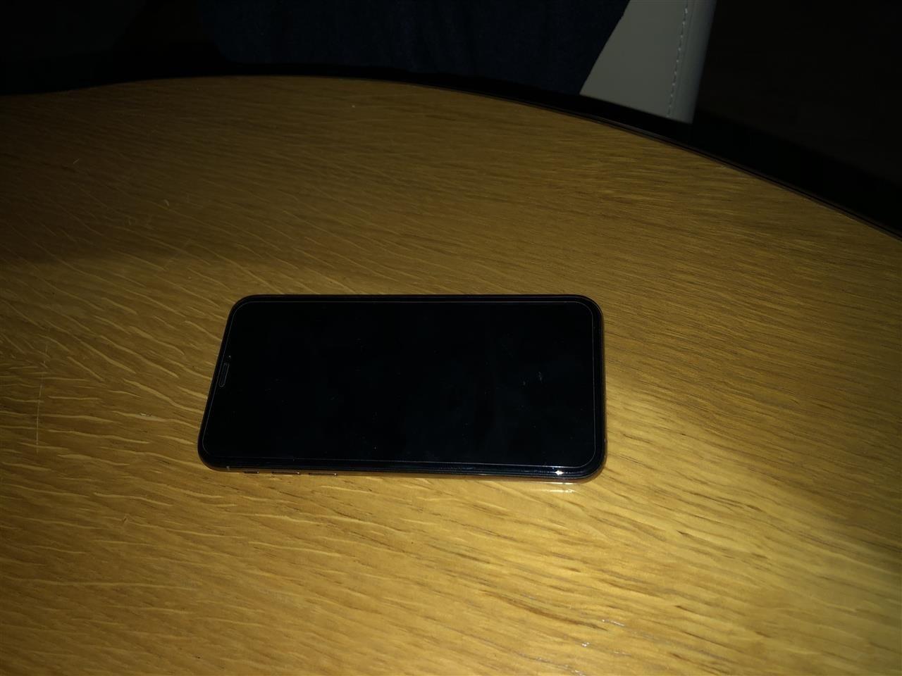 iPhone-XS-Gold