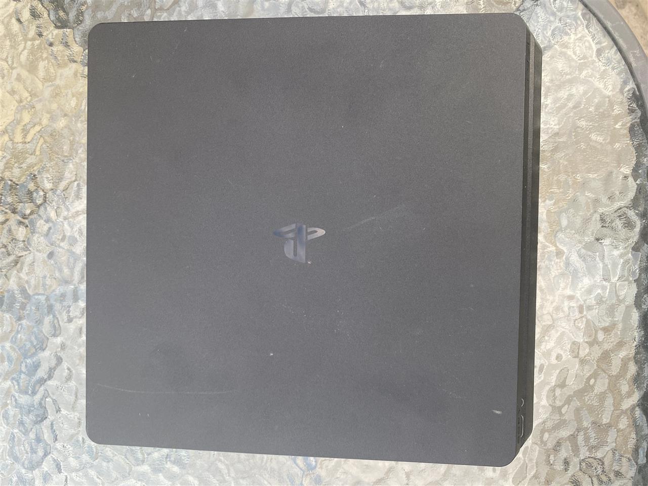 Ps4-Slim