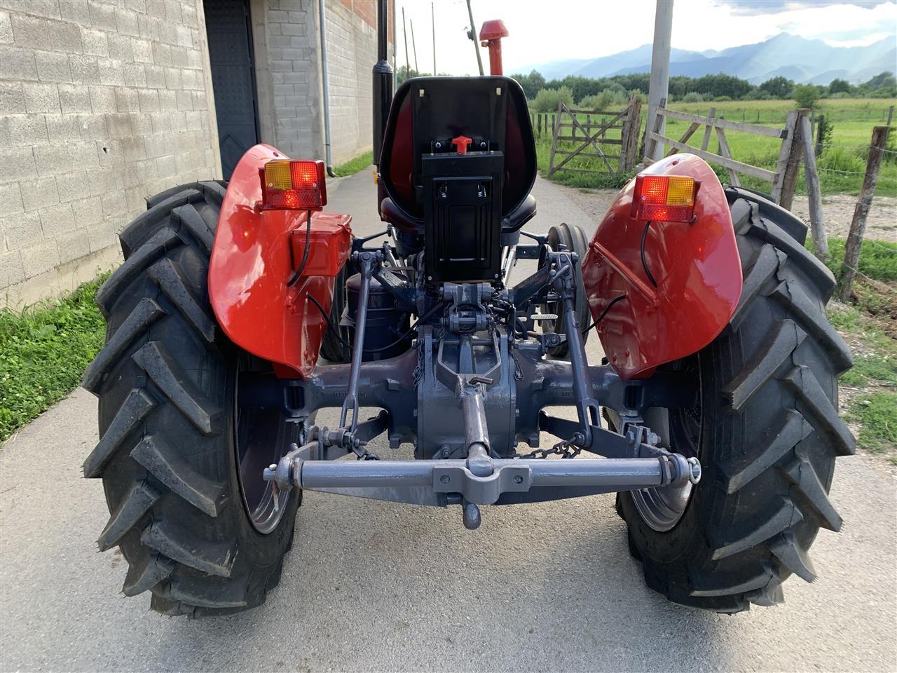 Traktor-ferguson-