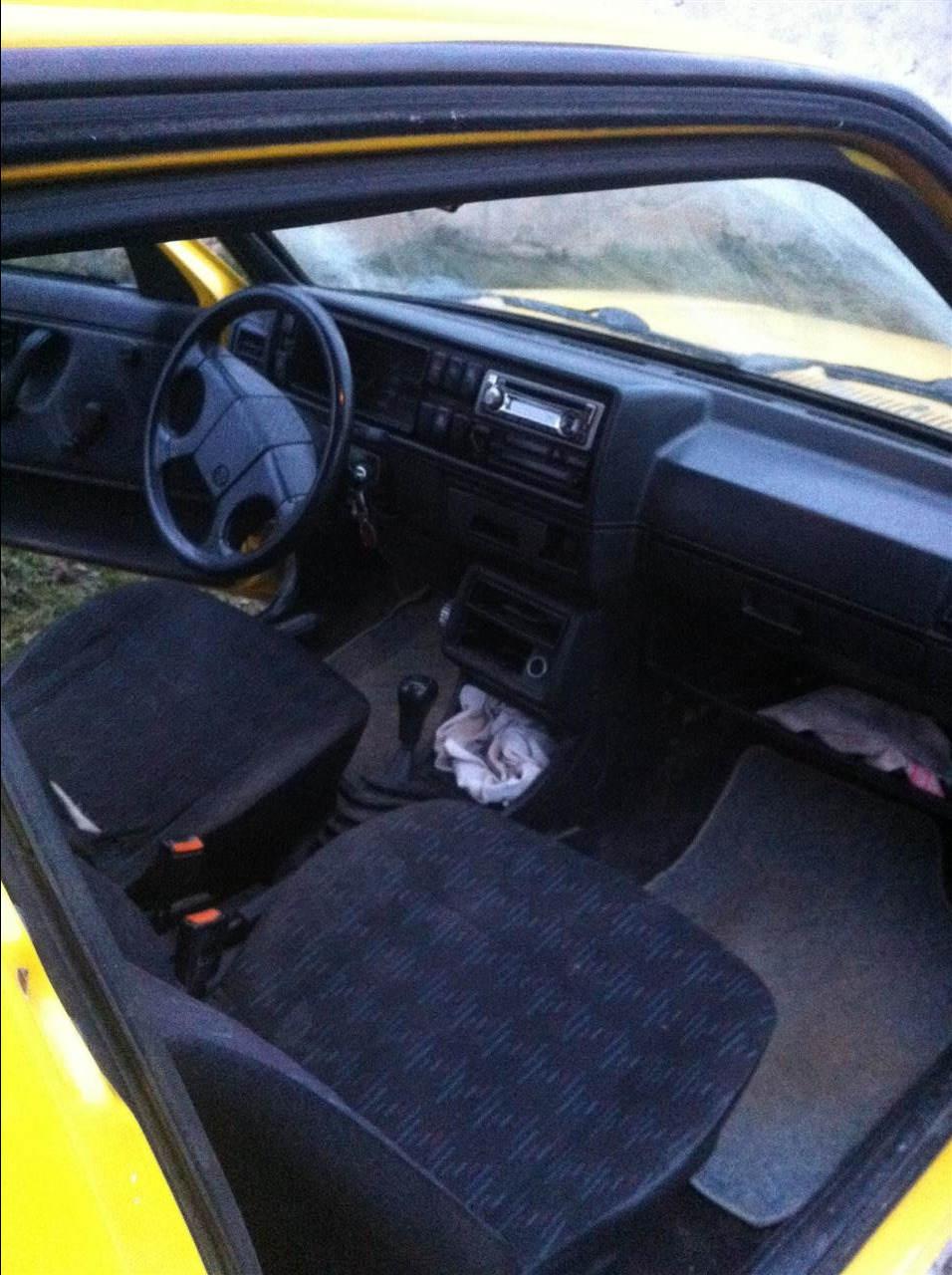 VW-Golf--86