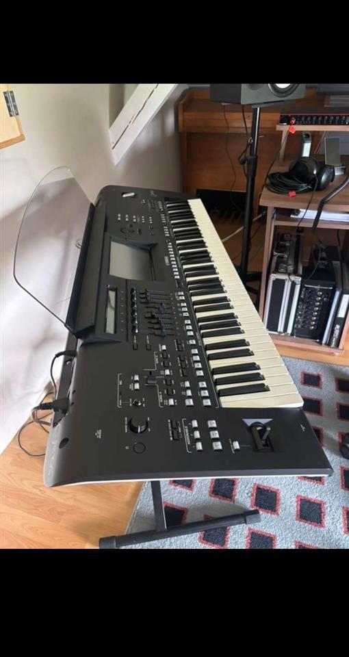 Yamaha-Genos-2