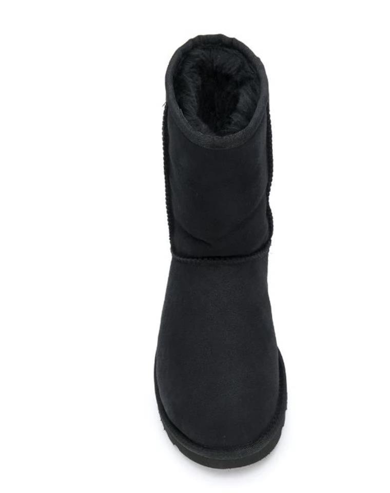 UGG