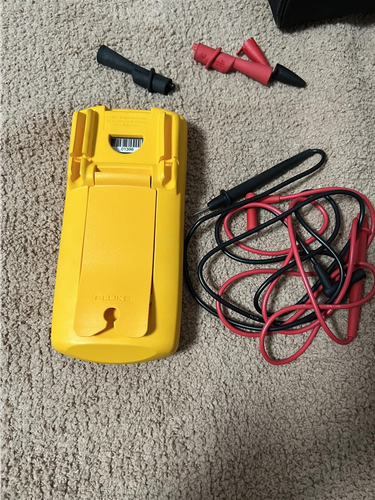 Fluke 715 Volt/mA Calibrator