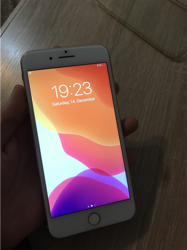 iPhone 8 Plus 