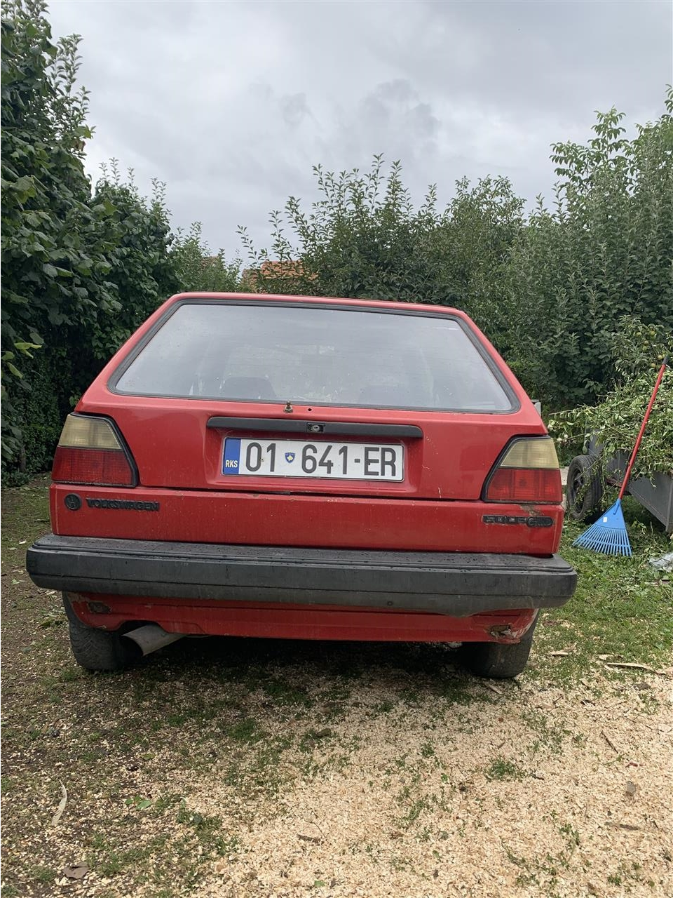 Shes-golfin