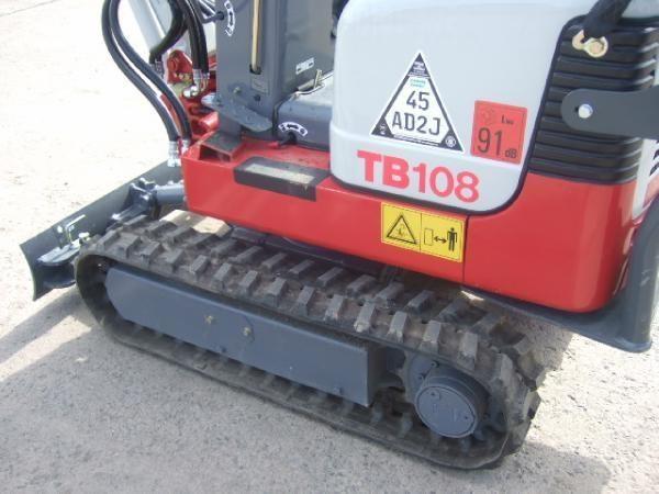 2011-Takeuchi-TB108