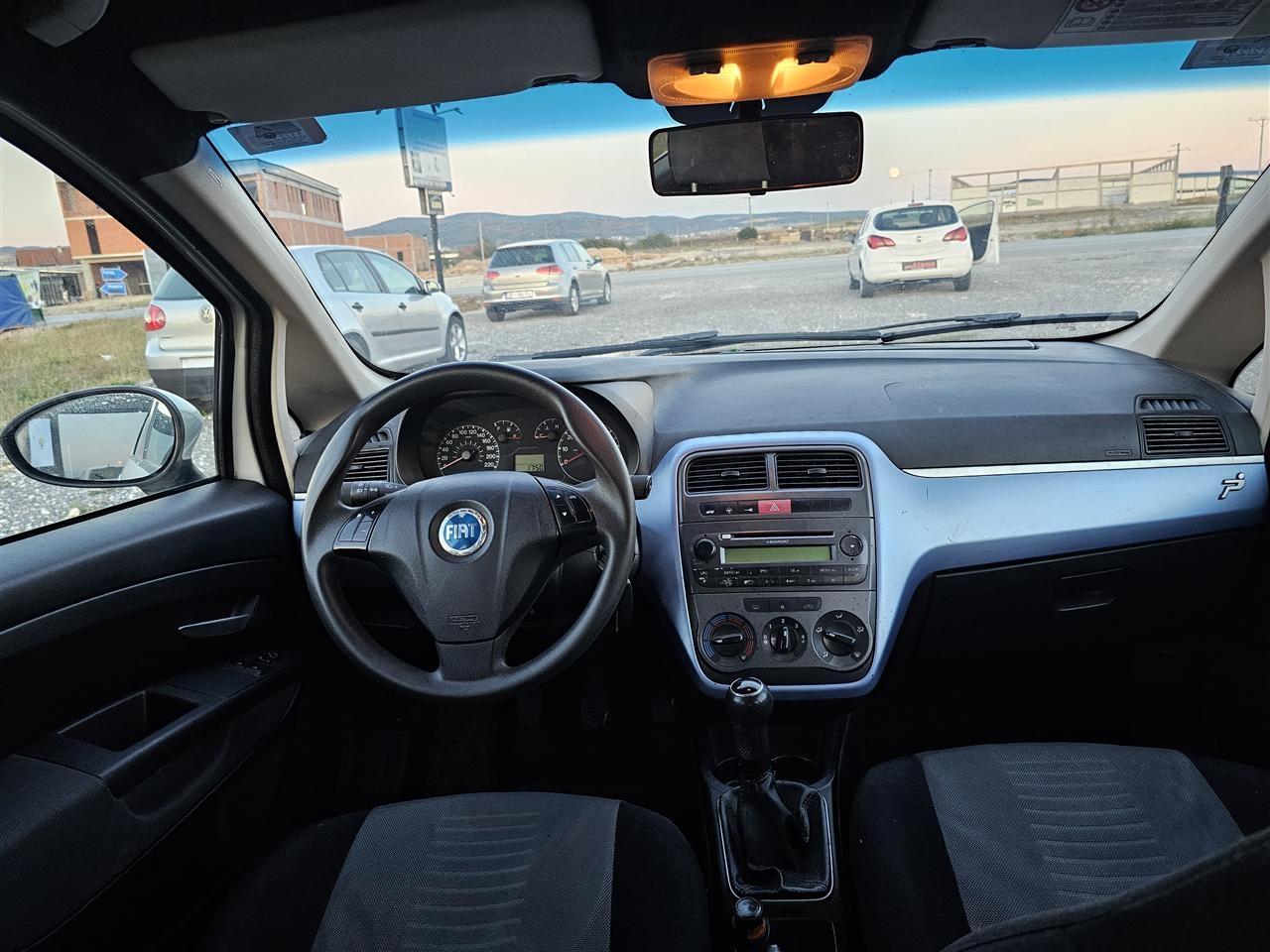 Fiat-grande-punto-1-3-dizel-2005-rks
