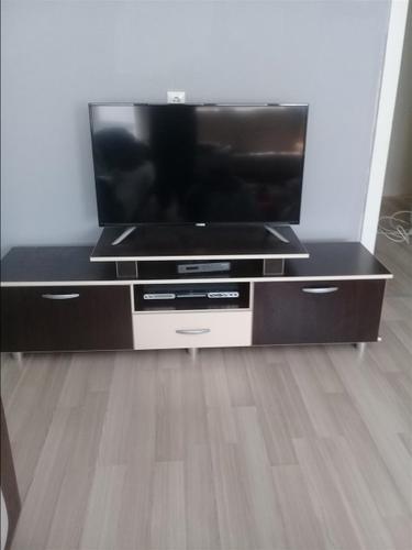 Komod per tv