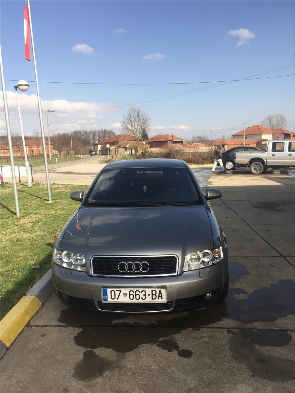 Audi-A4--03