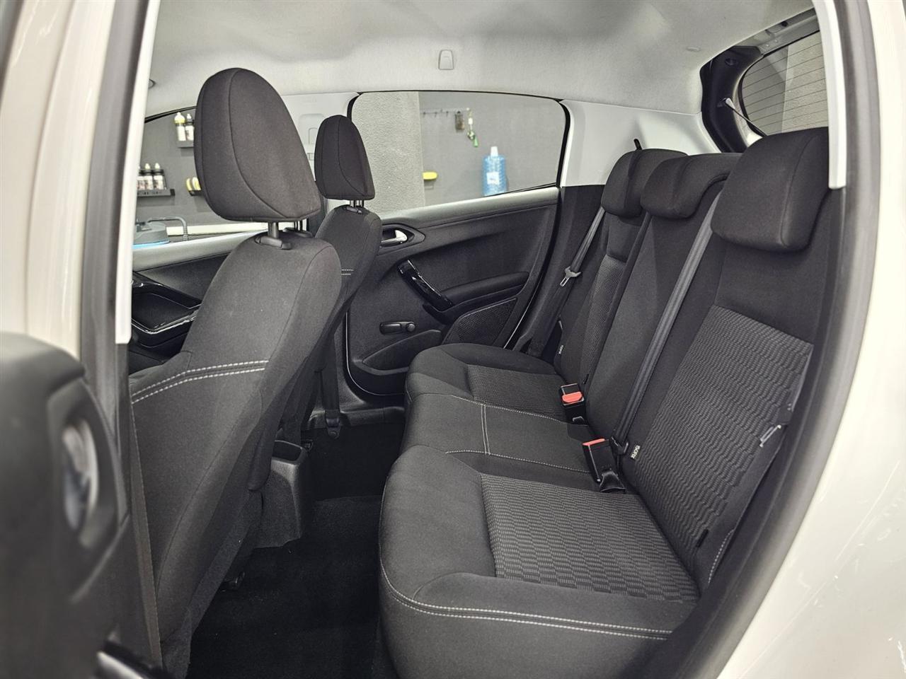 PEUGEOT-208-1-5-HDi-PREMIUM---2019
