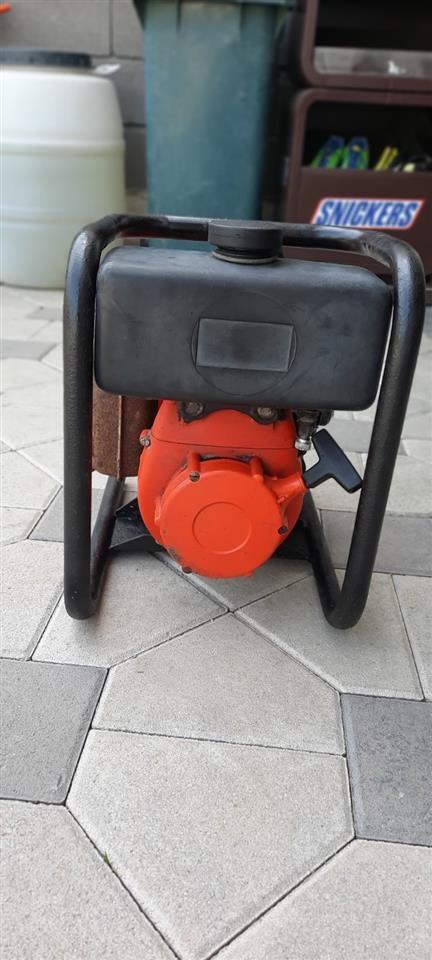 Tomos