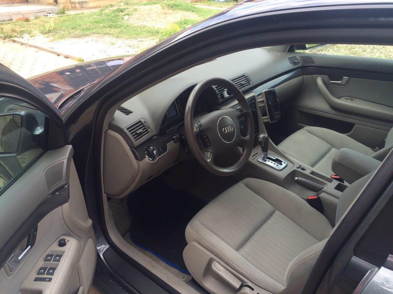 AUDI-A4-2-5