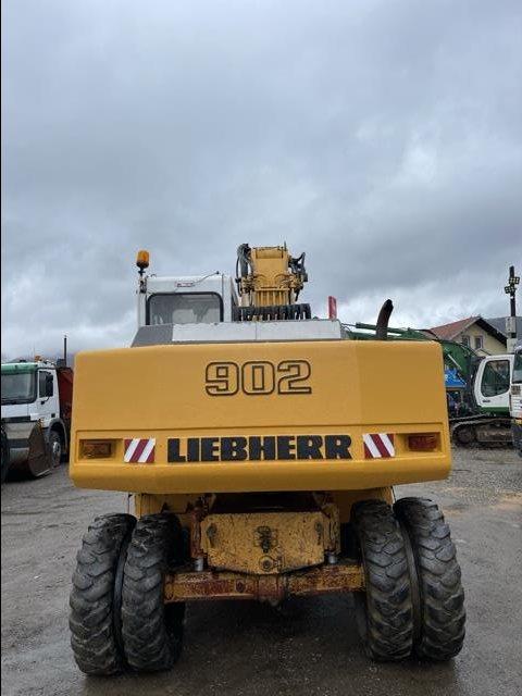 Bager-Liebherr-902-