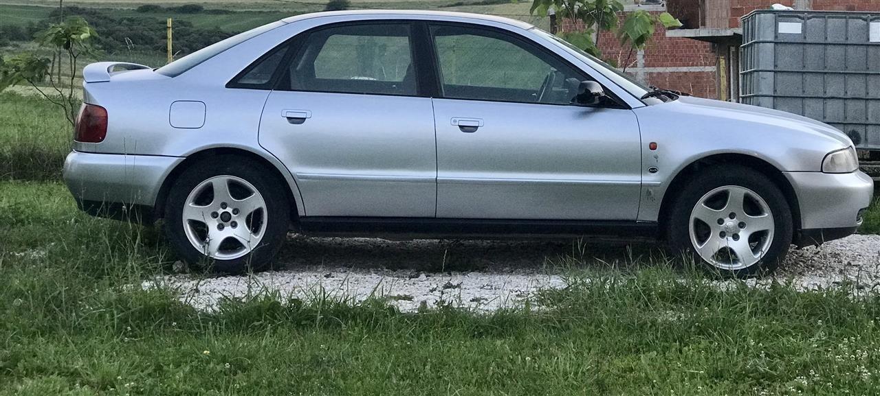 AUDI-A4
