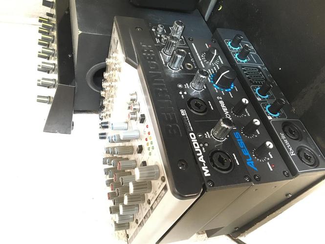 Paisje per studio .interface,compressor ...