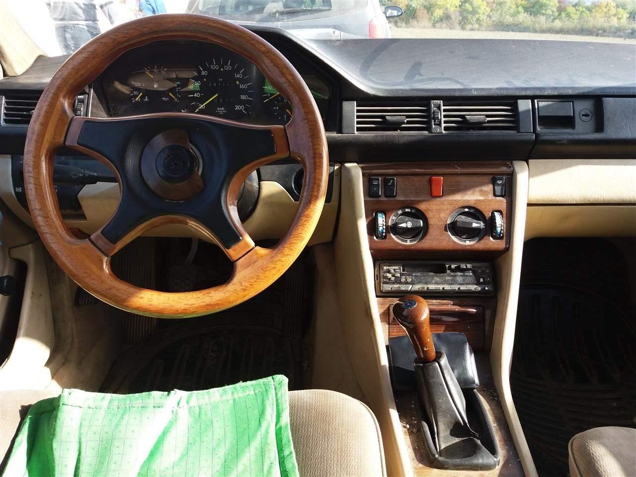 Mercedes-Benz-E260