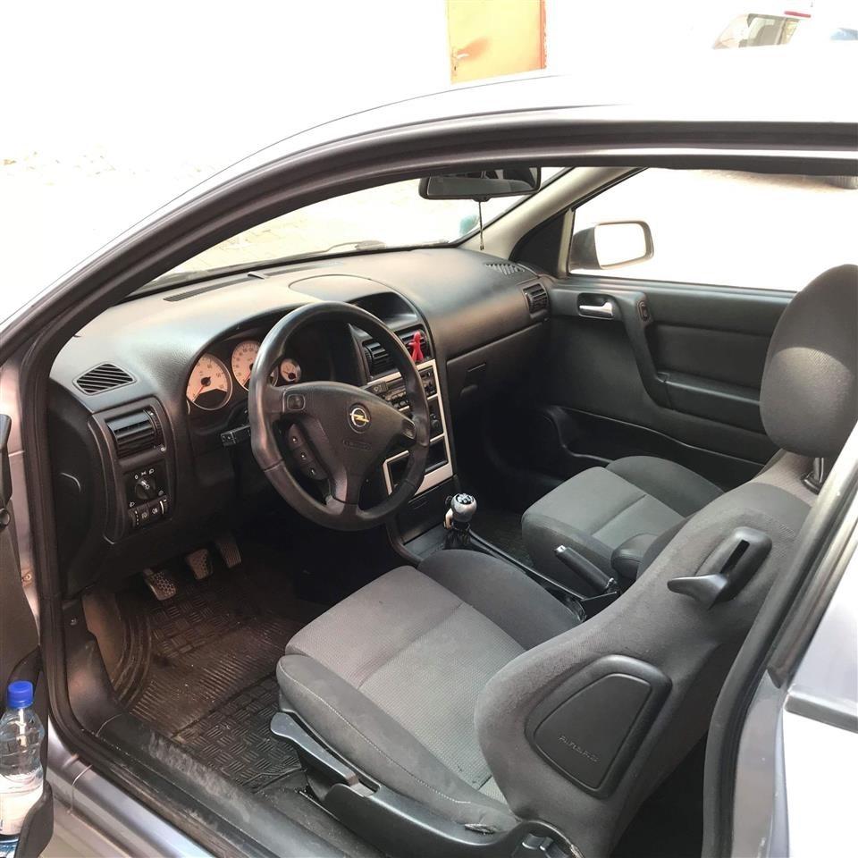 Opel-Astra-2004