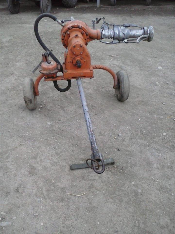 Shitet-pompa-e-ujit