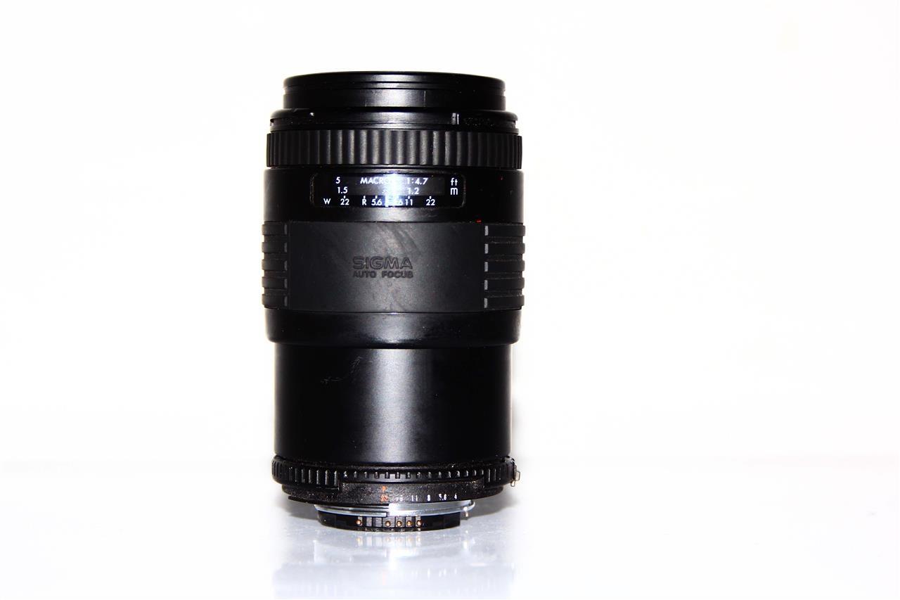 Sigma-Auto-Focus-70-210--NIKON-