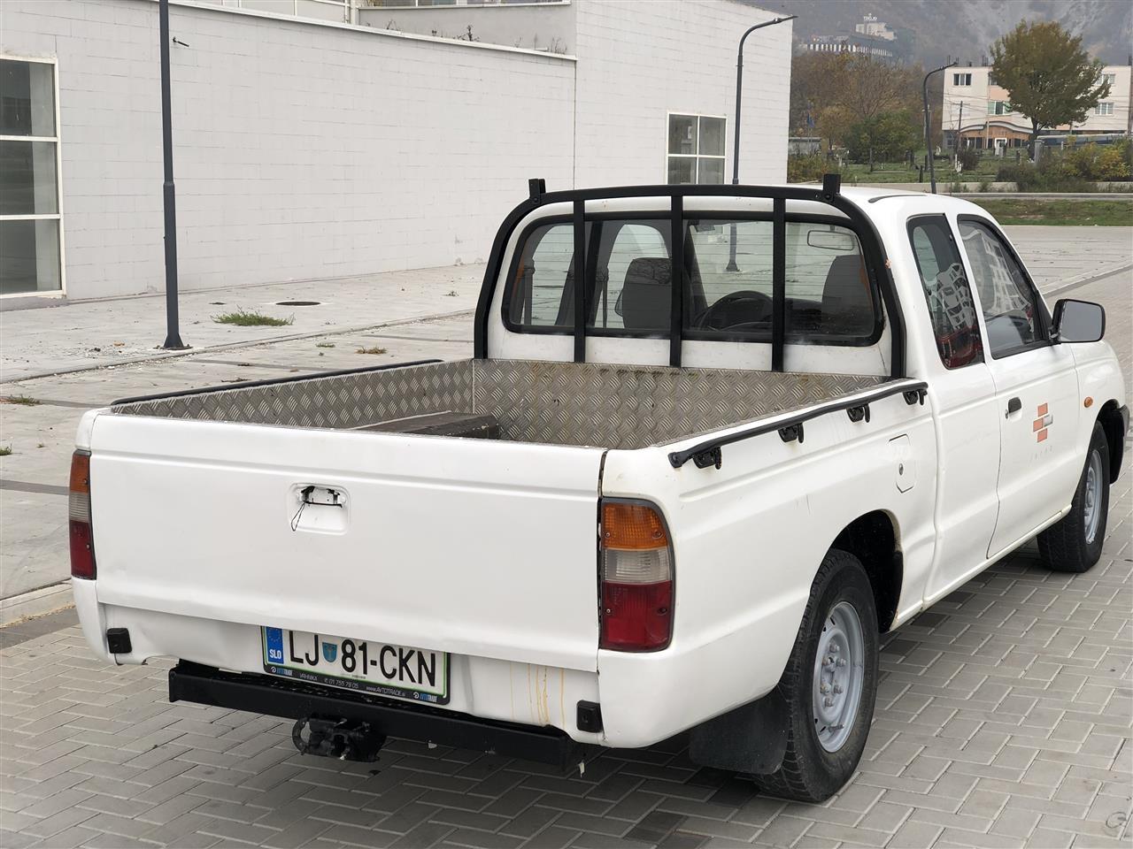 Mazda-B2500
