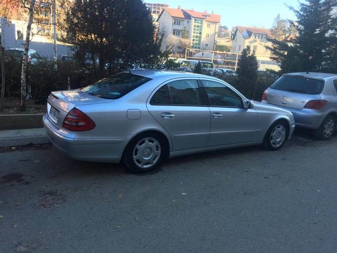 Mercedes benz E320