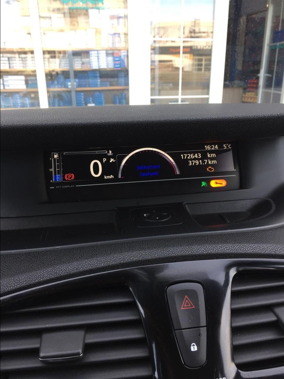 Renault-scenic-