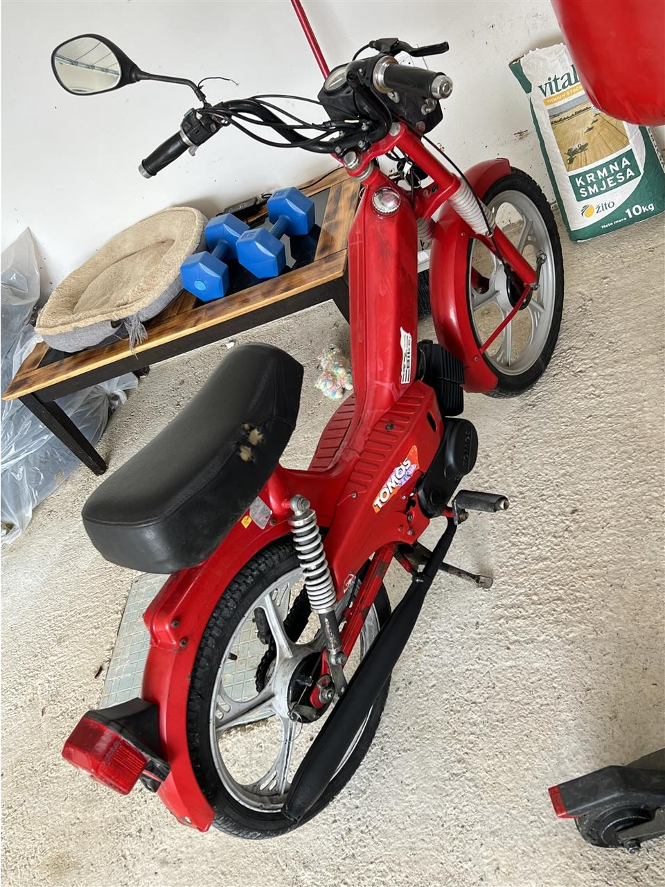 TOMOS-
