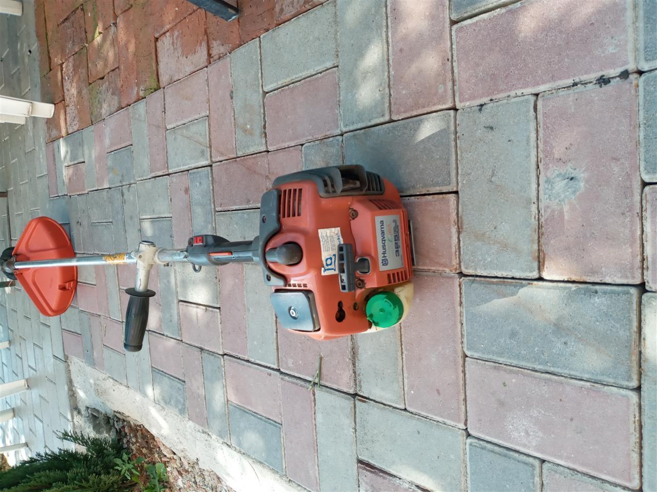 HUSQVARNA--TRIMER-ME-BENZIN