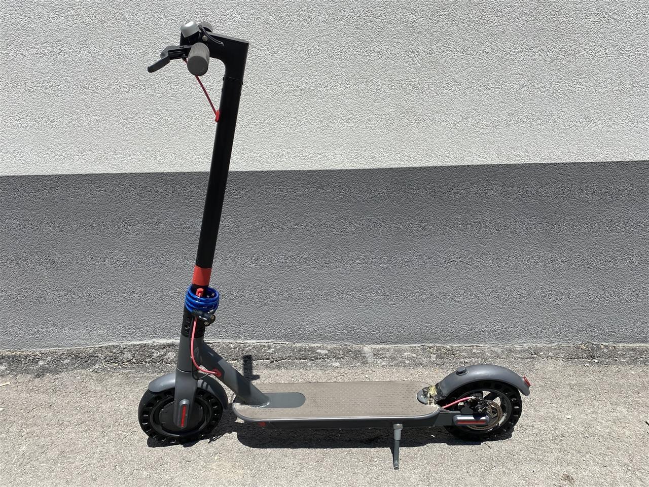 Trotinet-Elektrik---