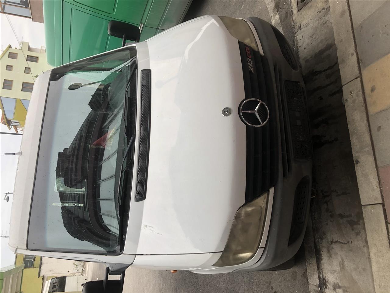 Mercedes-Sprinter