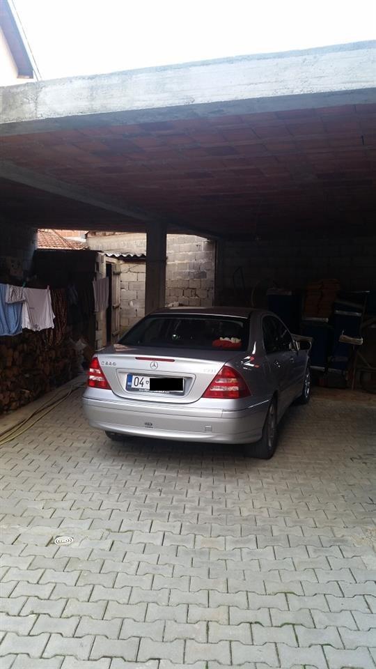 Mercedes-c220
