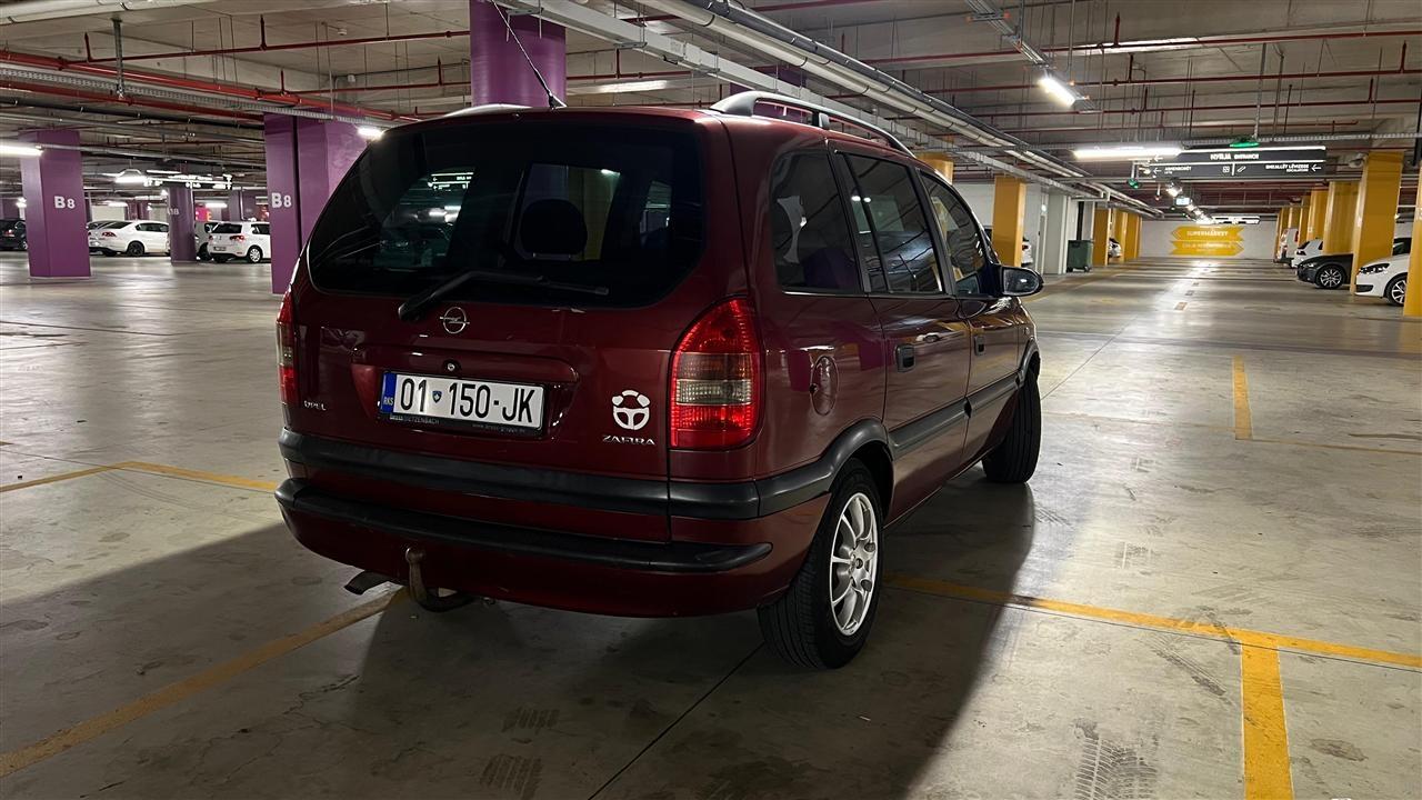 Opell-zafira-1-8