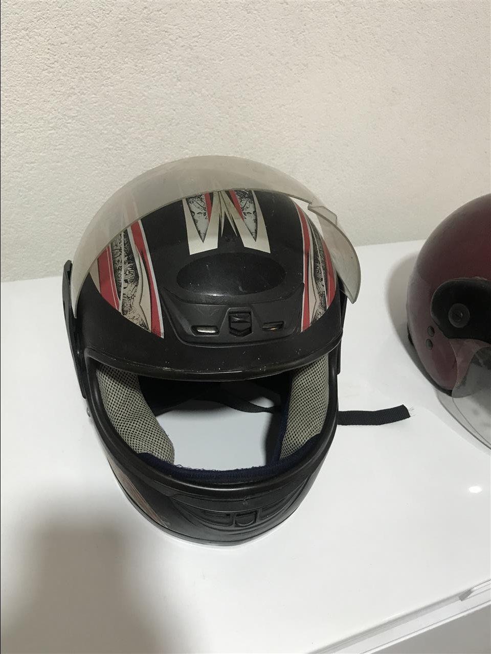 2-helmeta-